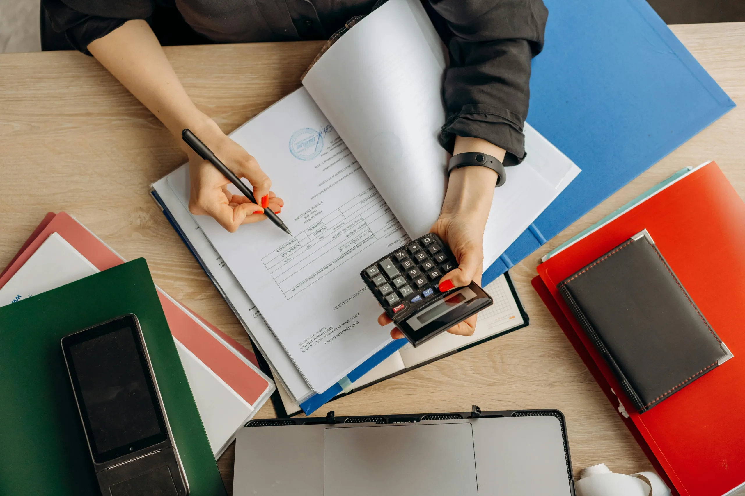 professionnel de l'immobilier qui choisi le meilleur dossier